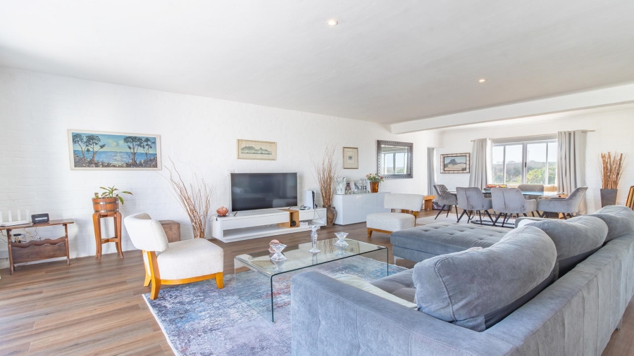 5 Bedroom Property for Sale in Grotto Bay Western Cape
